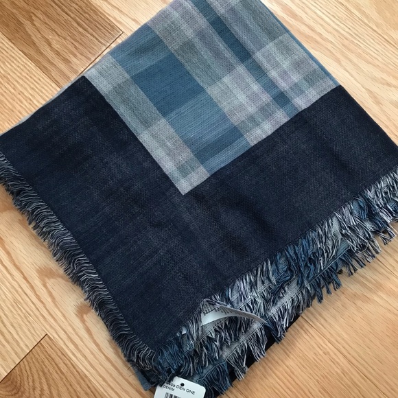NWT Coach plaid horse and carriage scarf/wrap - Picture 6 of 7